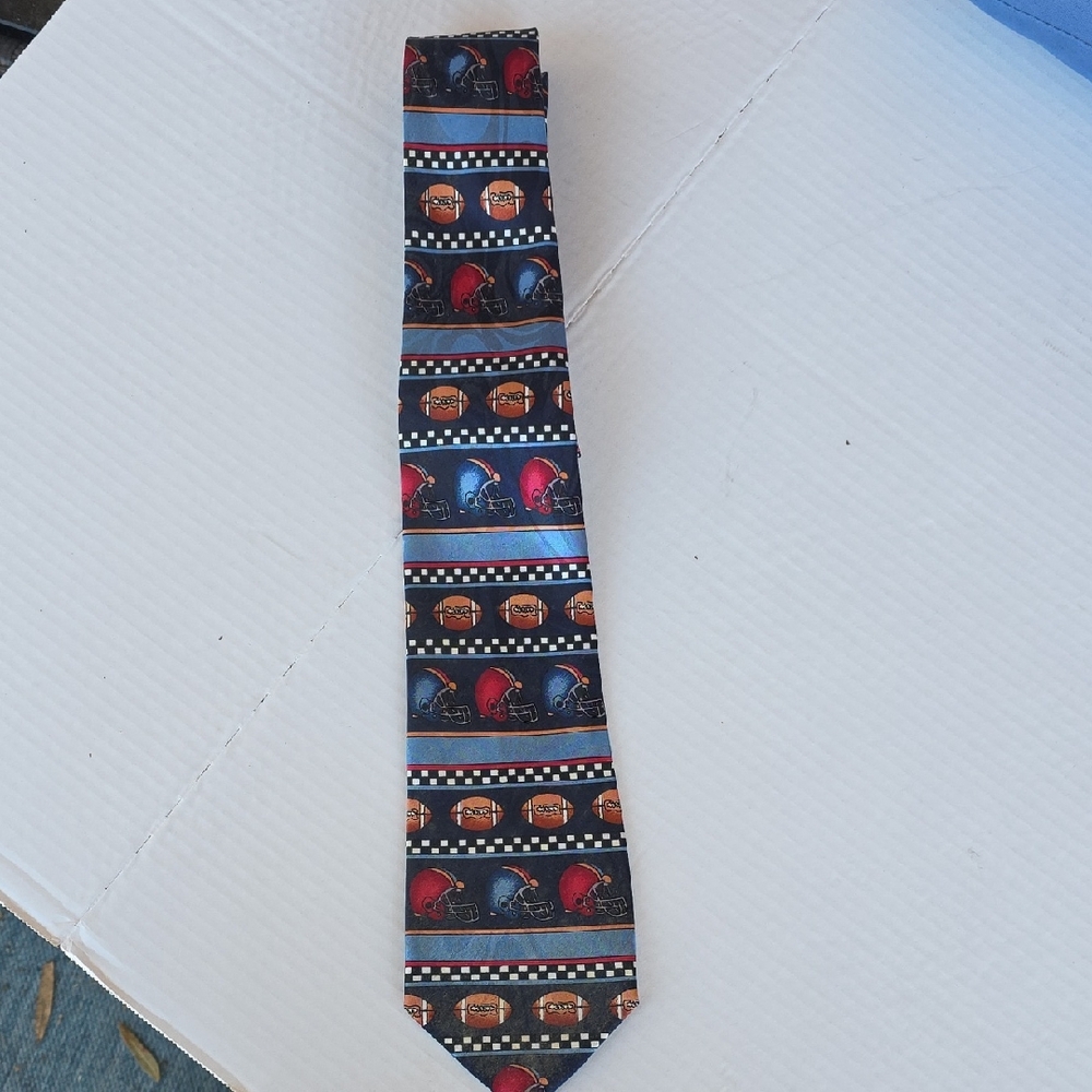 Museo Football Navy and Crimson Patterned Sports Tie